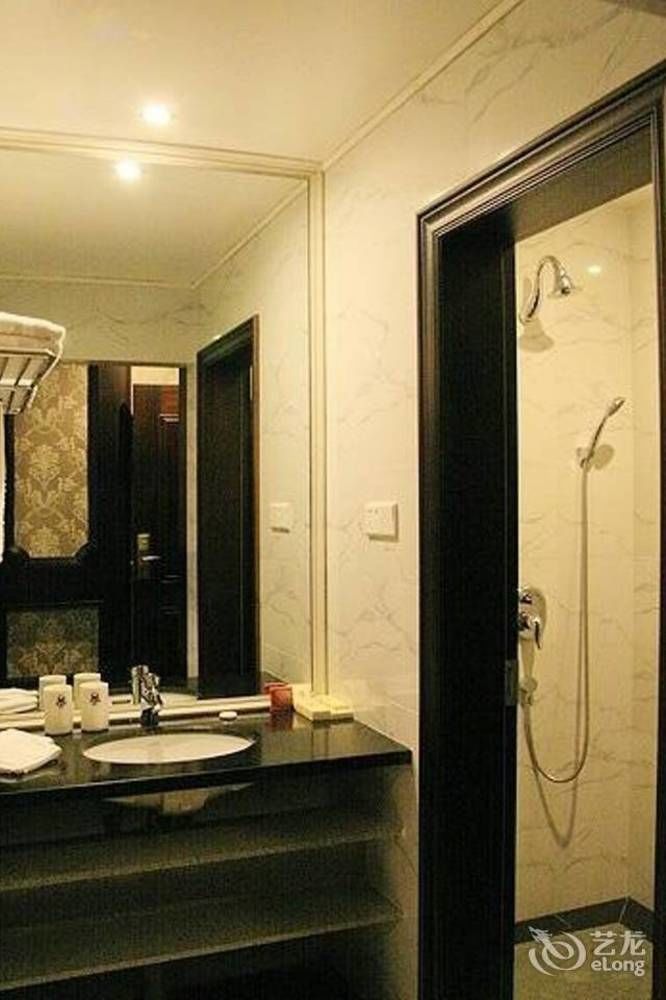 Big Apple Hotel Shantou Exterior photo